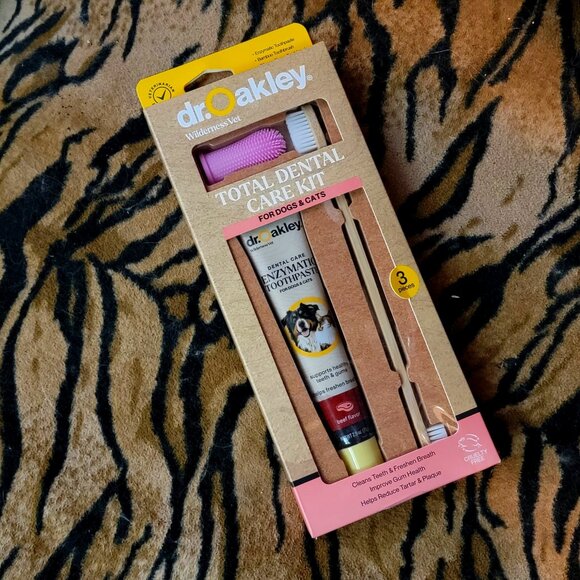 Dog or Cat Dental Kit Dr. Oakley Beef Flavor.. New! - Picture 1 of 2